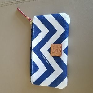 Dooney and bourke wallet